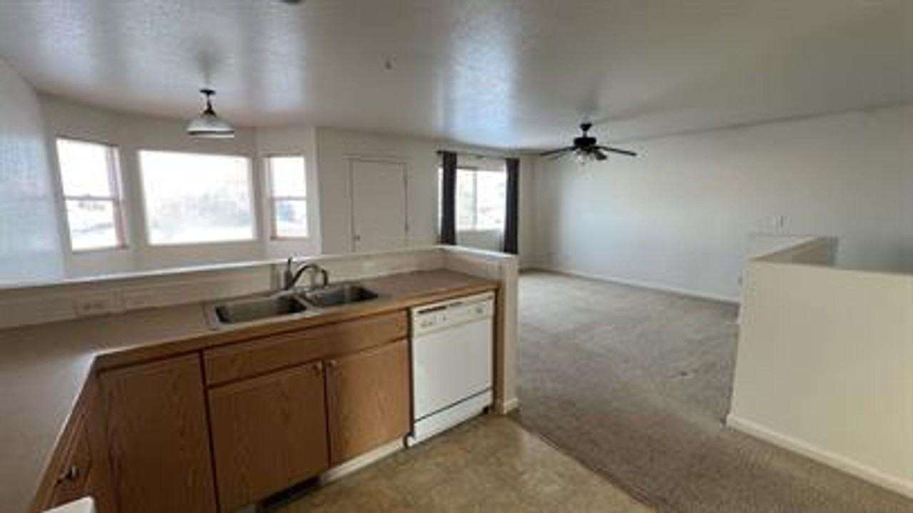 2409 Bearwood Ave - Photo 6 of 10