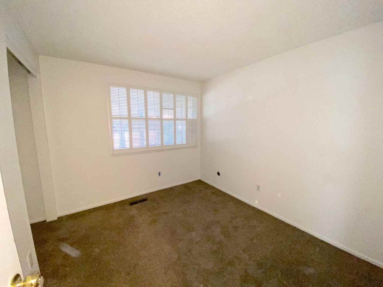 843 Glen Martin Dr - Photo 3 of 35