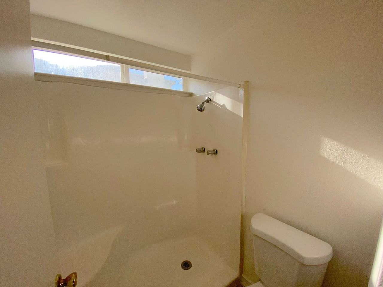 843 Glen Martin Dr - Photo 4 of 35