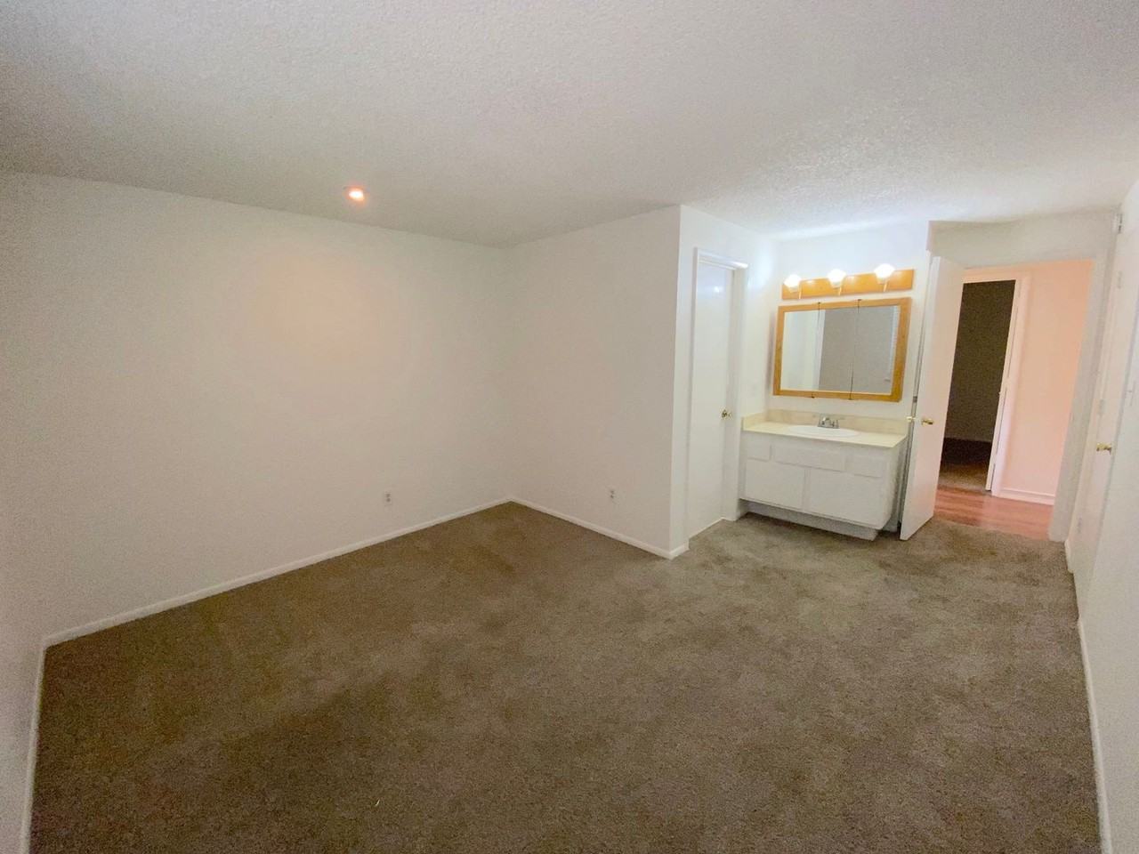843 Glen Martin Dr - Photo 5 of 35