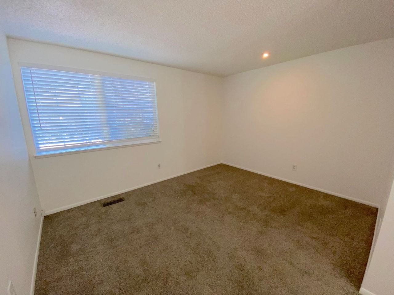 843 Glen Martin Dr - Photo 6 of 35