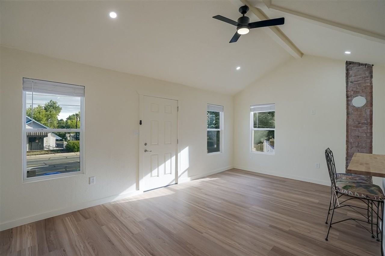 715 W Gurley St - Photo 3 of 19