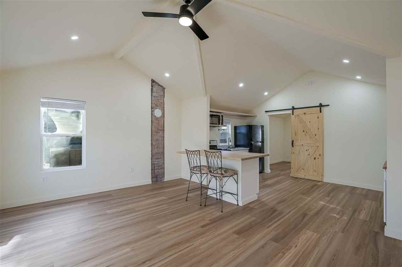 715 W Gurley St - Photo 4 of 19