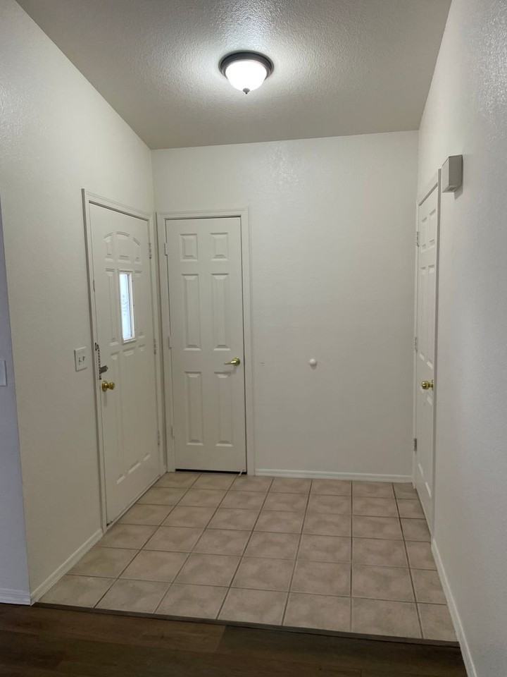 3818 Challenger Dr - Photo 5 of 23