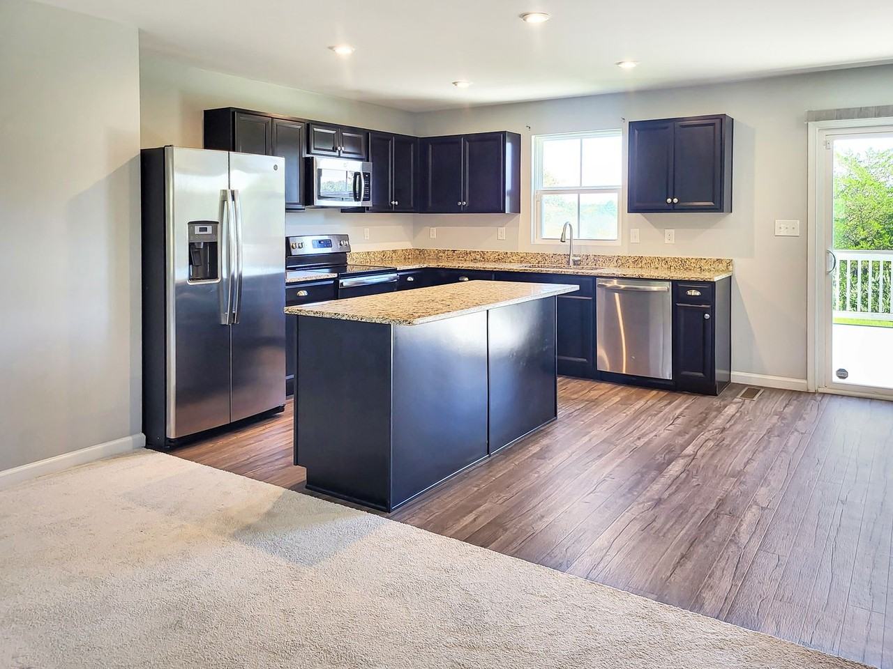 31 Oland St - Photo 3 of 33