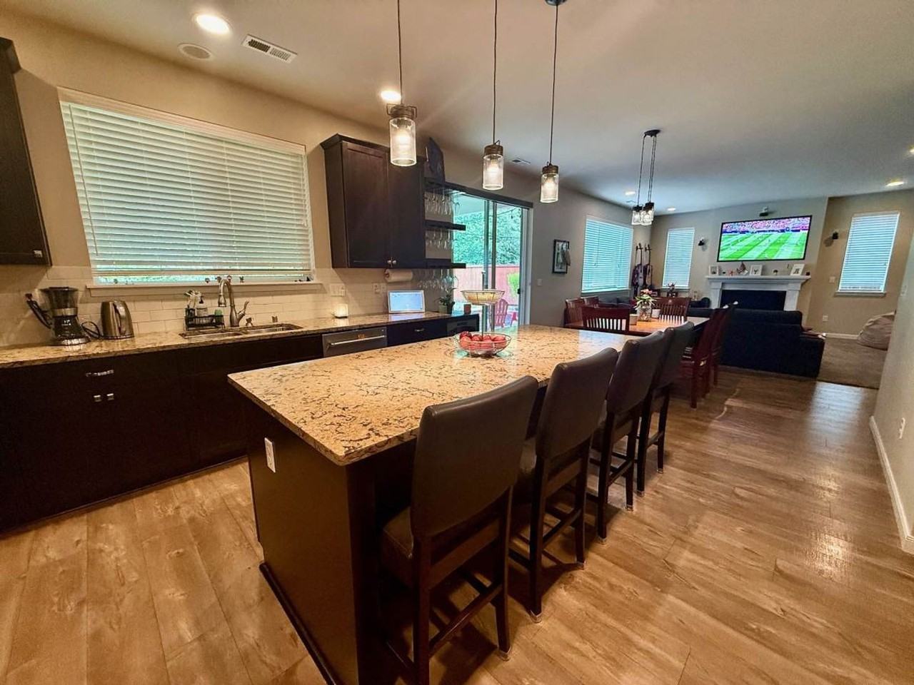 10346 Sentinel Dr - Photo 4 of 27