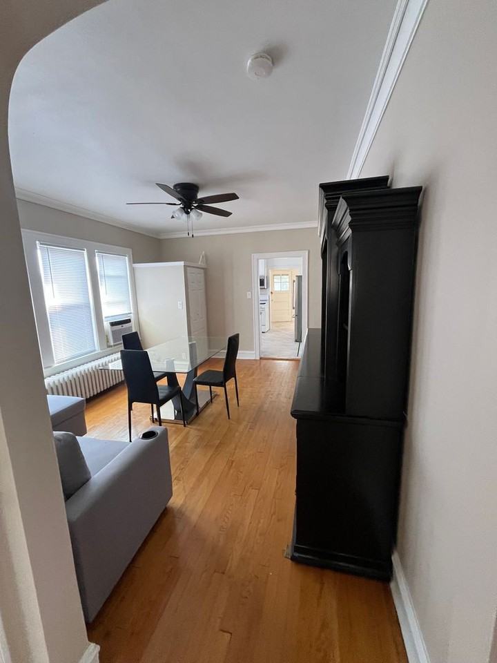 5638 N Richmond St - Photo 3 of 12