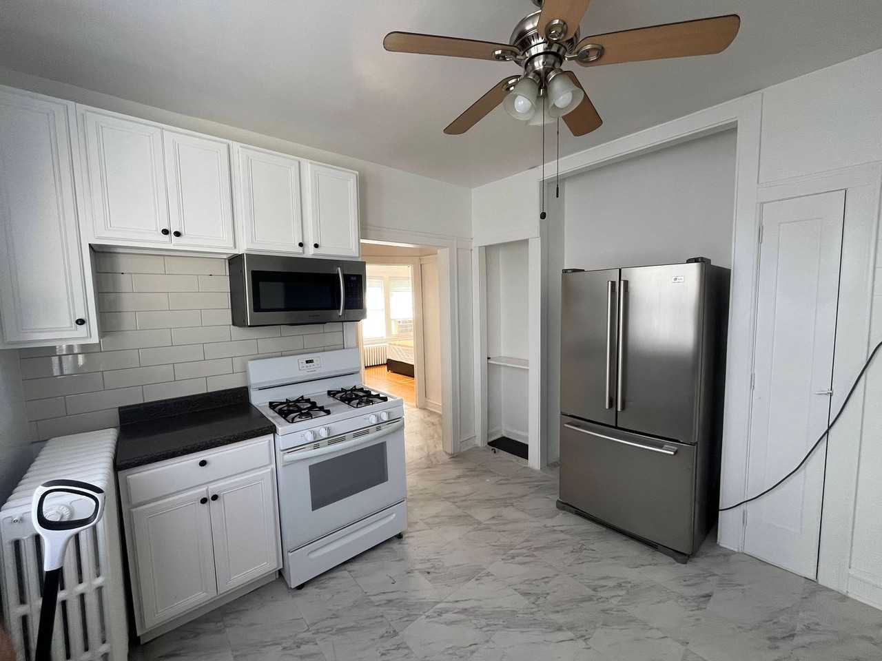 5638 N Richmond St - Photo 5 of 12