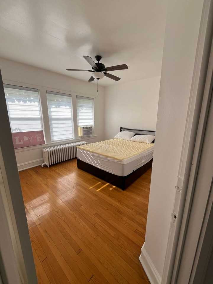5638 N Richmond St - Photo 7 of 12