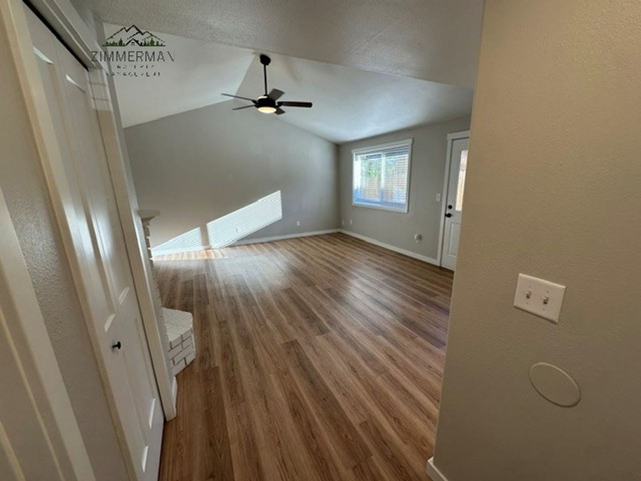 7016 Camellia St - Photo 2 of 15