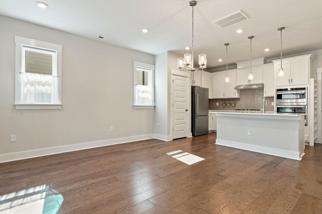 277 Wendover Pkwy - Photo 4 of 22
