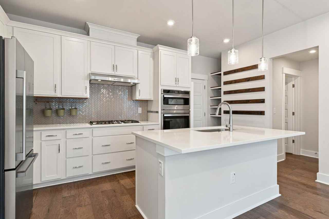 277 Wendover Pkwy - Photo 7 of 22
