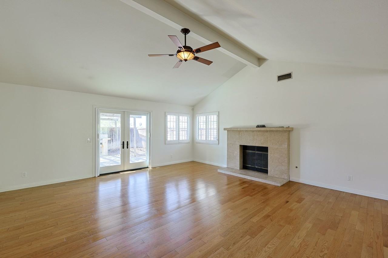 1249 Girard Ct - Photo 3 of 32