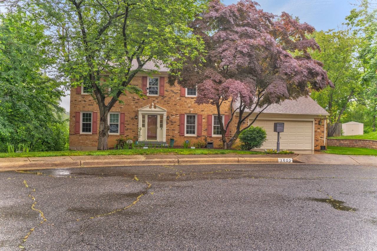 4600 Deming Ave - Photo 2 of 44