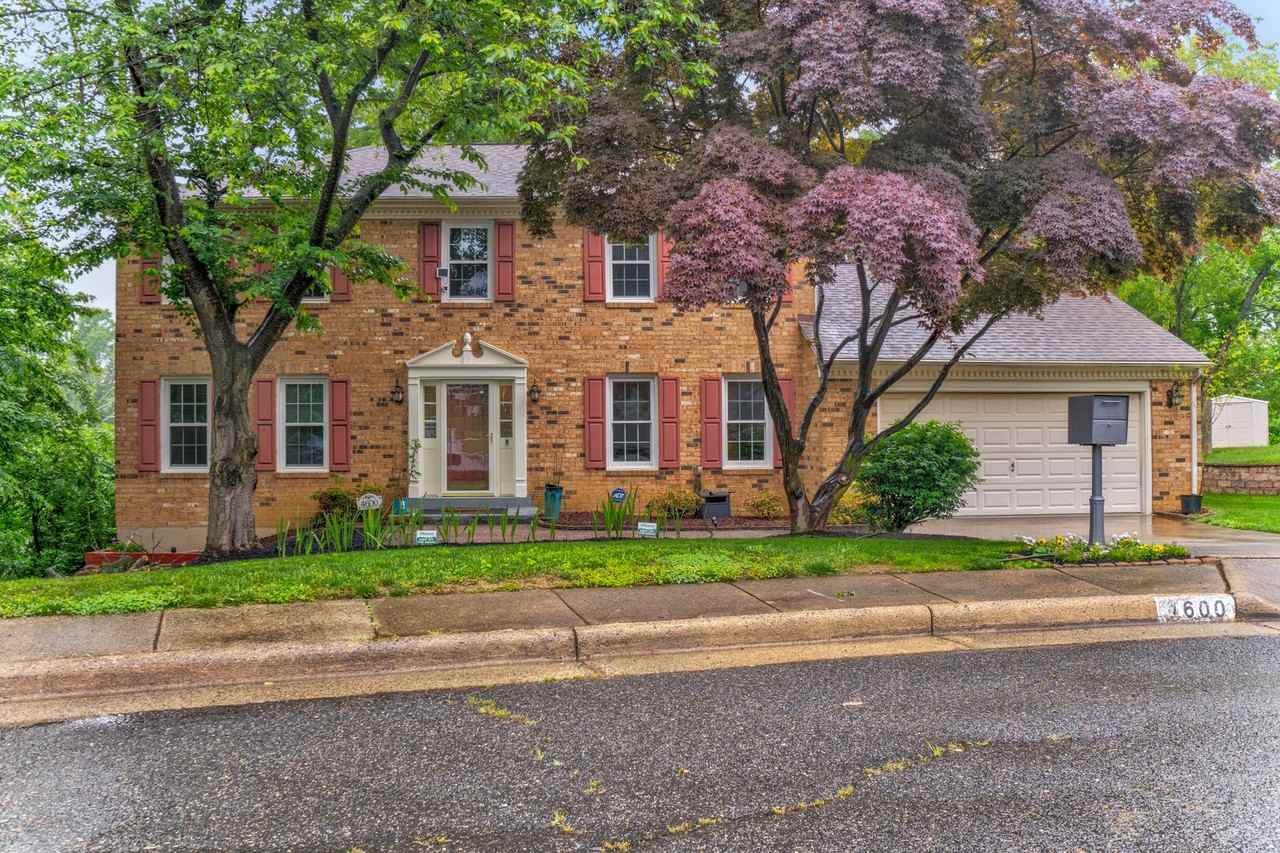 4600 Deming Ave - Photo 3 of 44