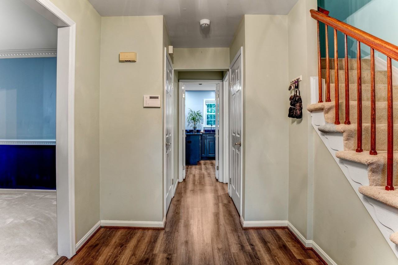 4600 Deming Ave - Photo 6 of 44