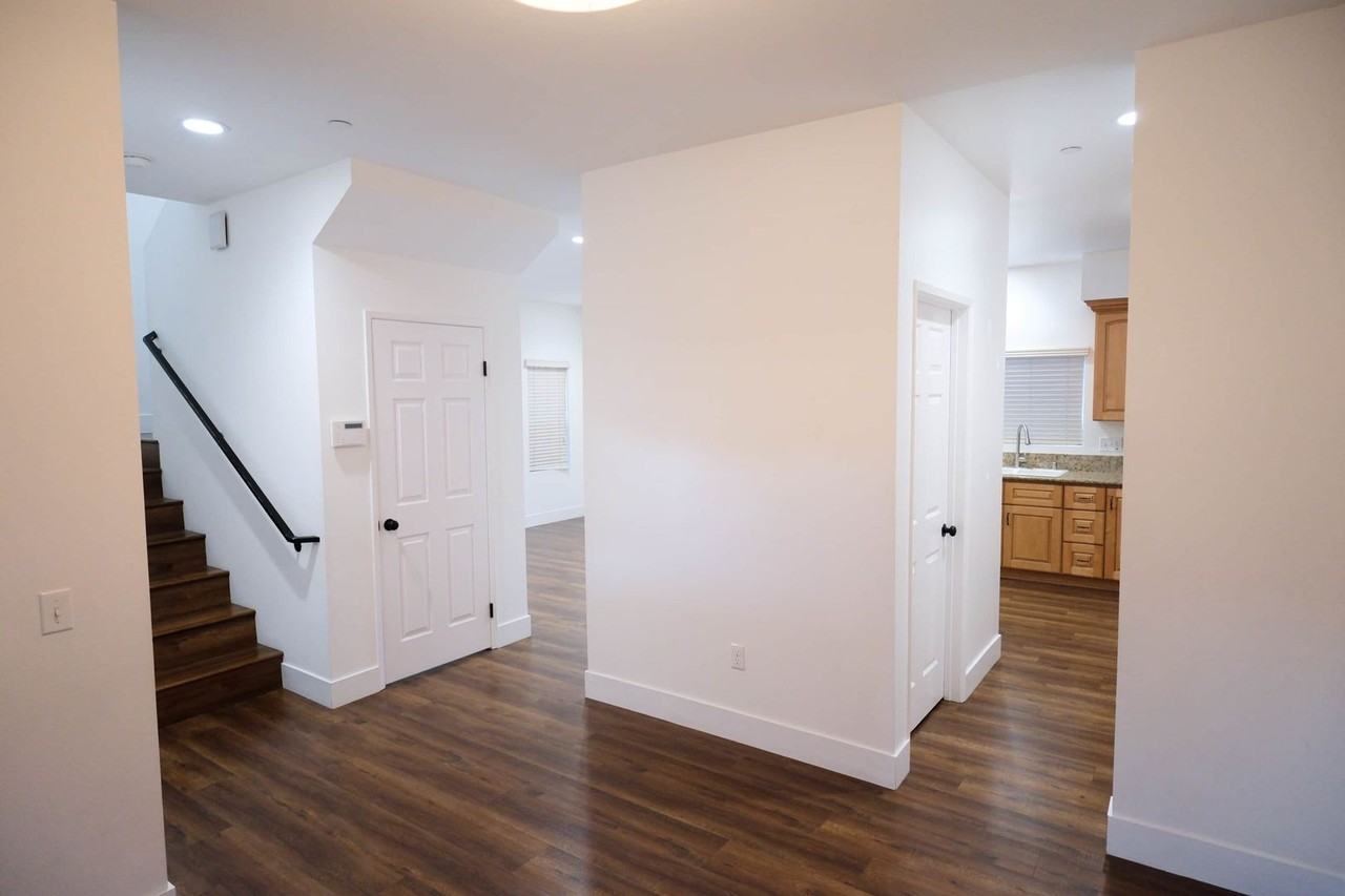 630 W Olive Ave - Photo 3 of 37