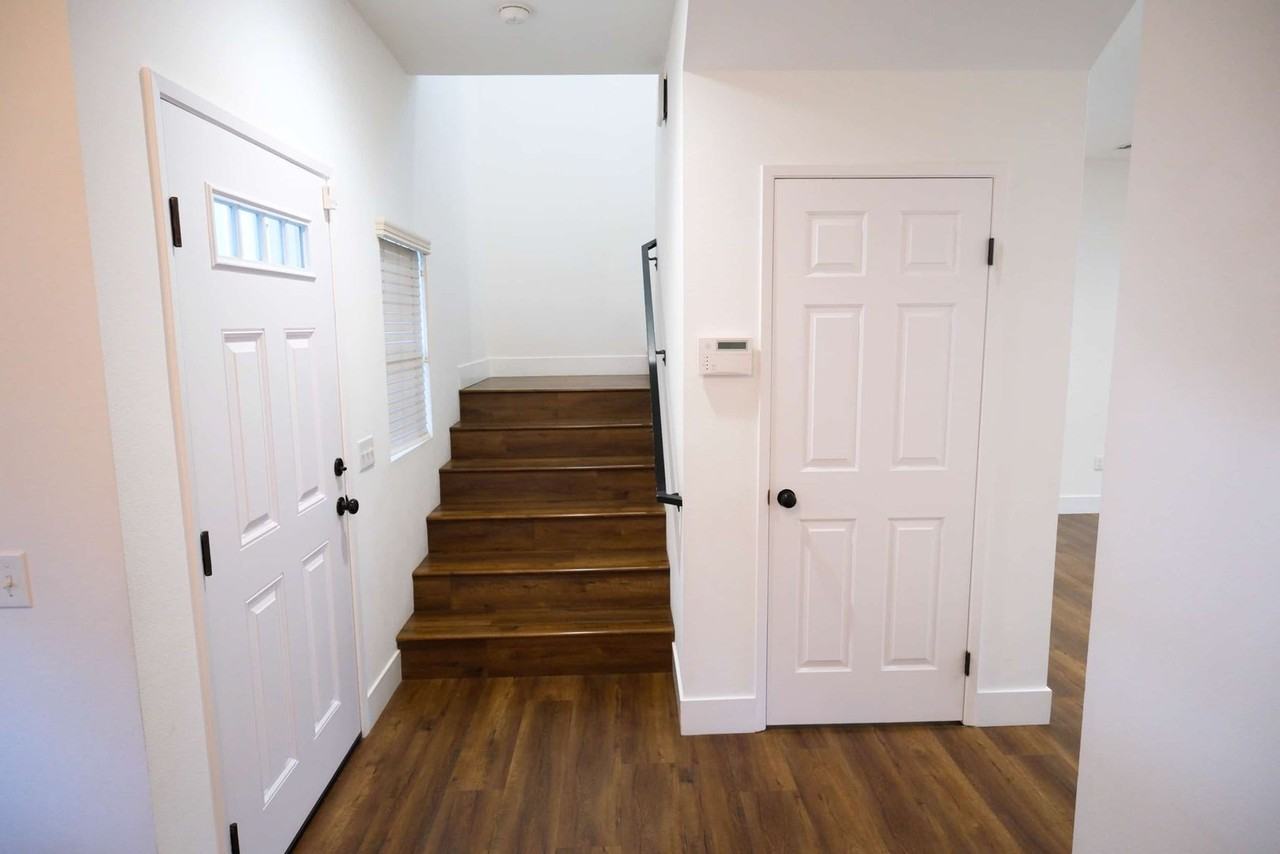 630 W Olive Ave - Photo 4 of 37