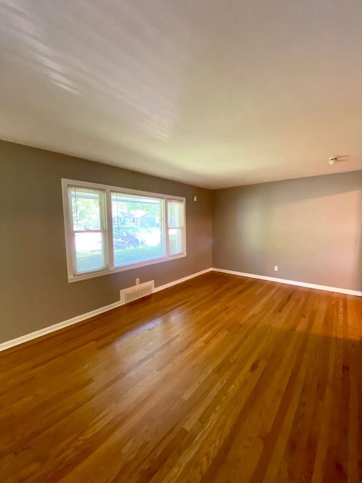 6034 Juniper Dr - Photo 3 of 16
