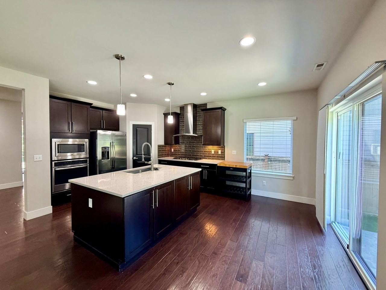 16806 1st Pl W - Photo 4 of 34