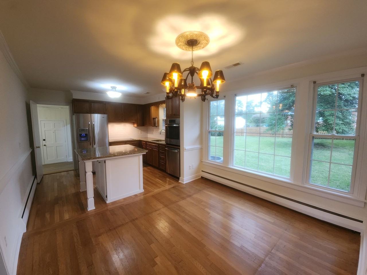 9322 Lawndell Rd - Photo 3 of 15