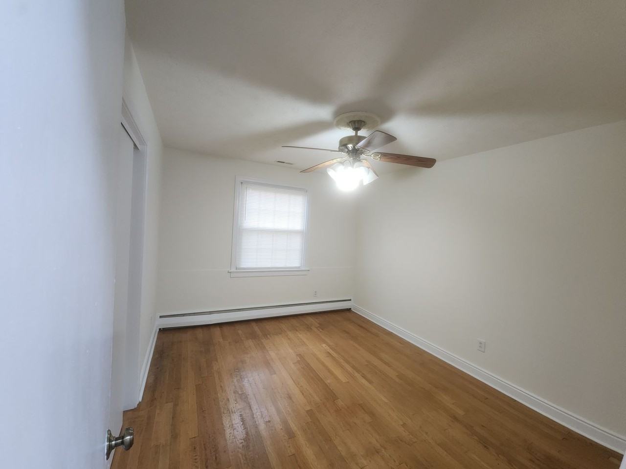 9322 Lawndell Rd - Photo 7 of 15