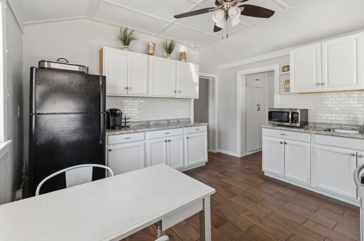 1102 Florida Ave - Photo 3 of 16