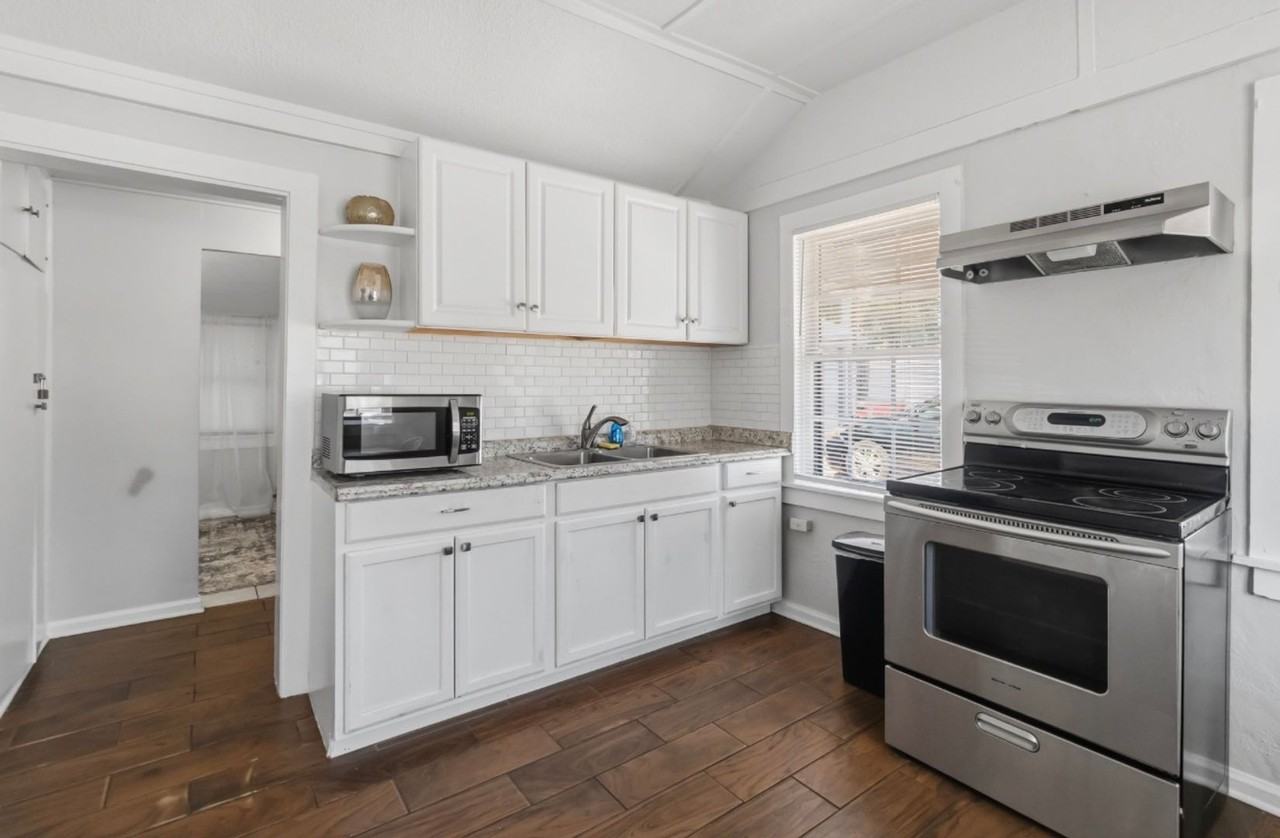 1102 Florida Ave - Photo 4 of 16