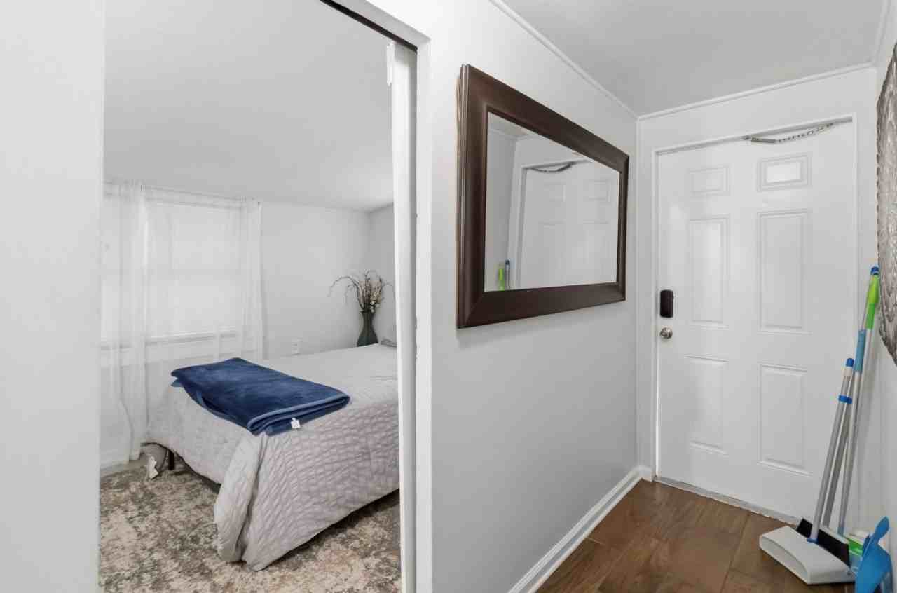 1102 Florida Ave - Photo 5 of 16