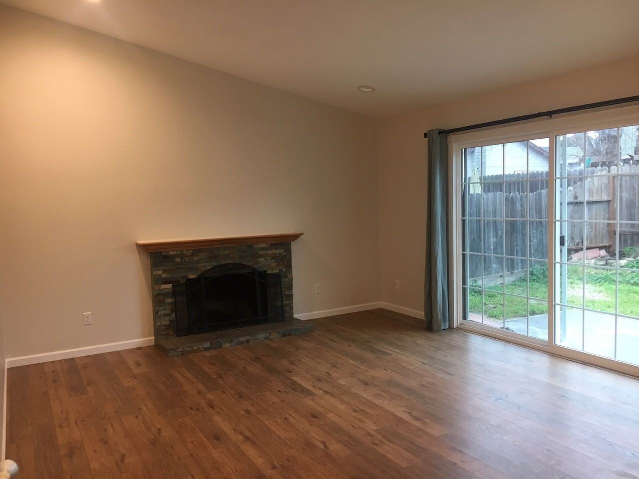 308 Broadmoor St - Photo 6 of 15