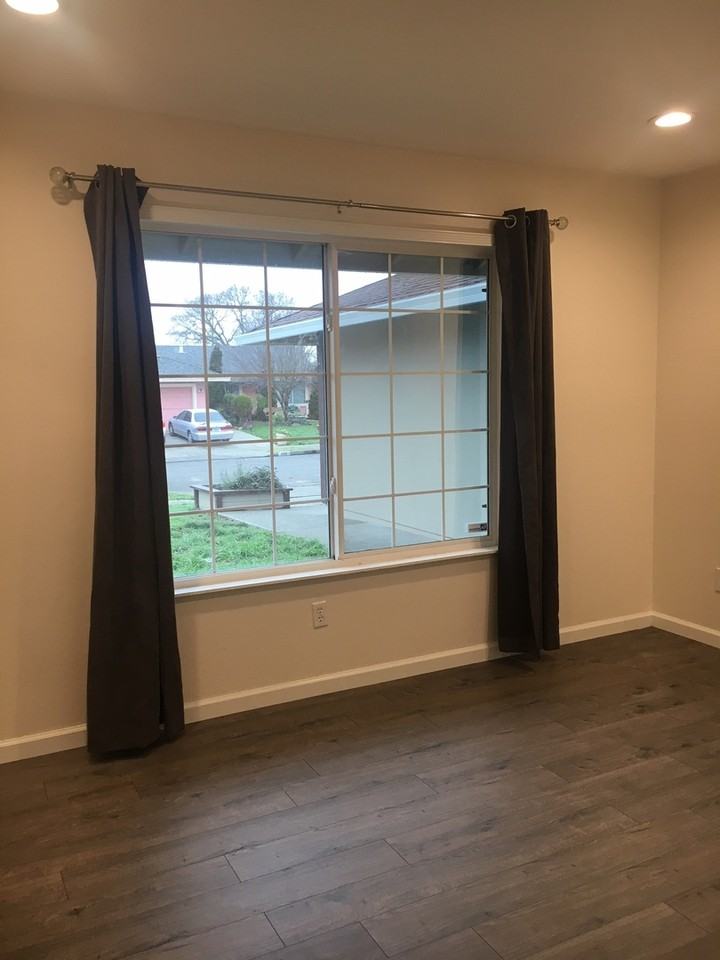 308 Broadmoor St - Photo 7 of 15
