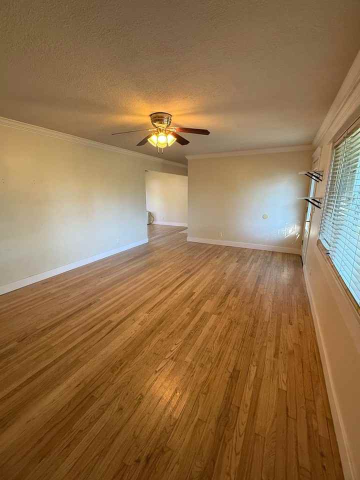 4747 Onyx Ave - Photo 5 of 21