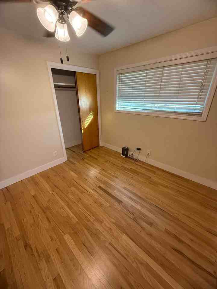4747 Onyx Ave - Photo 7 of 21