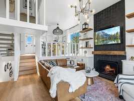 featured image of 37 La Playa St