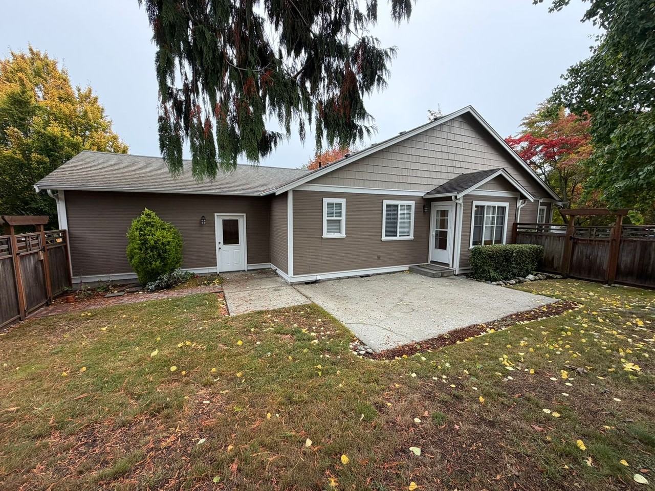 4602 Blakely Dr - Photo 2 of 21