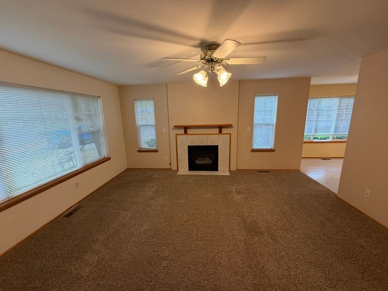 4602 Blakely Dr - Photo 6 of 21