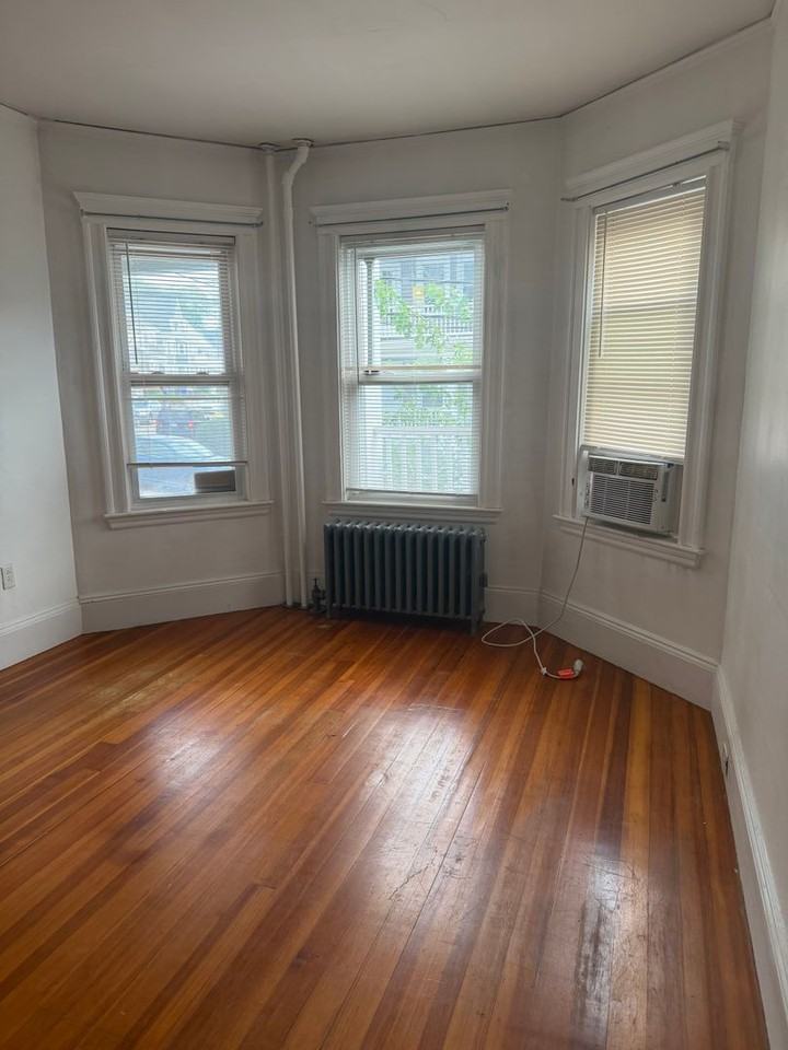 38 Atkins St - Photo 2 of 12