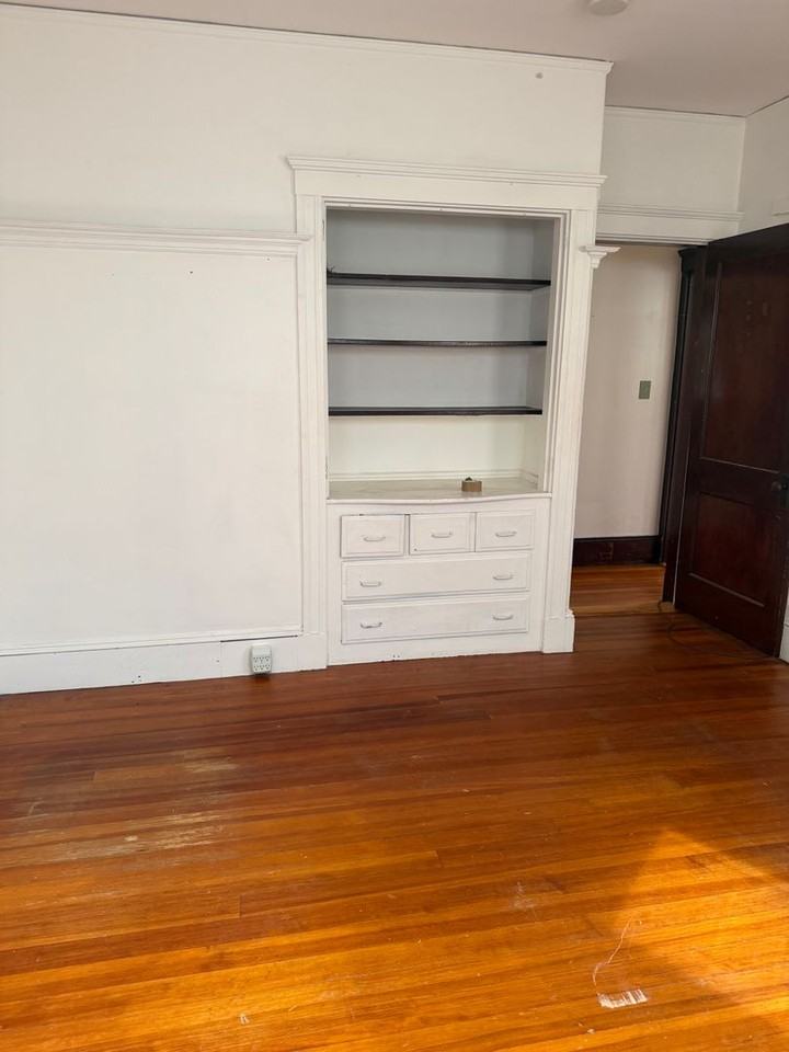 38 Atkins St - Photo 5 of 12