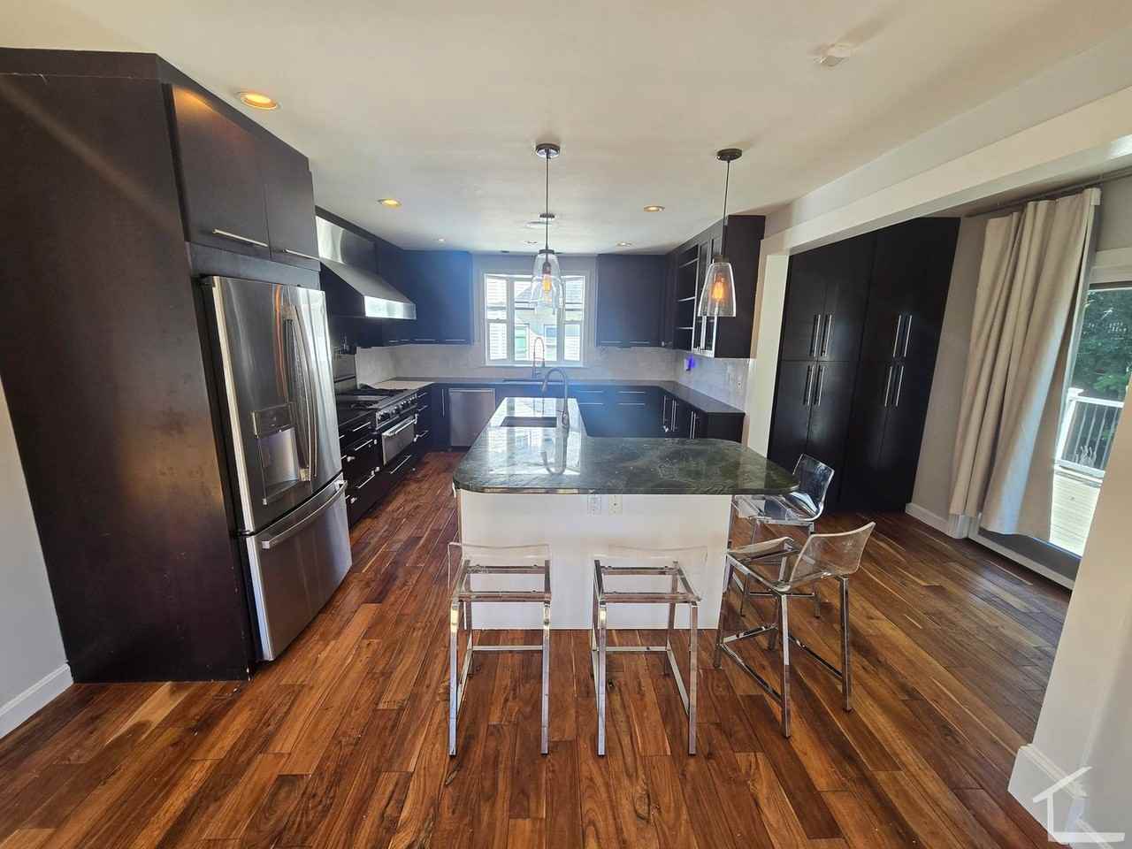 31 Bentley St - Photo 3 of 24