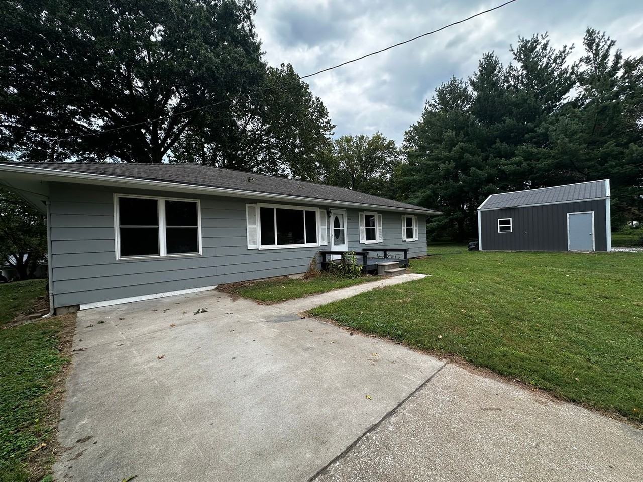 104 Leonard Ave - Photo 2 of 19