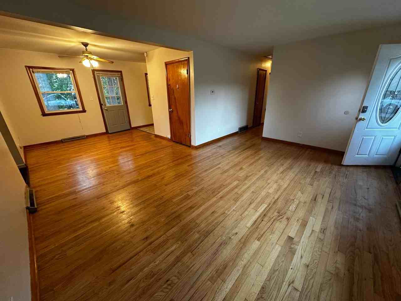 104 Leonard Ave - Photo 4 of 19