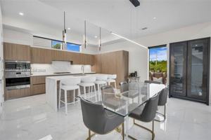 featured image of 820 820 NE 2nd St th 1