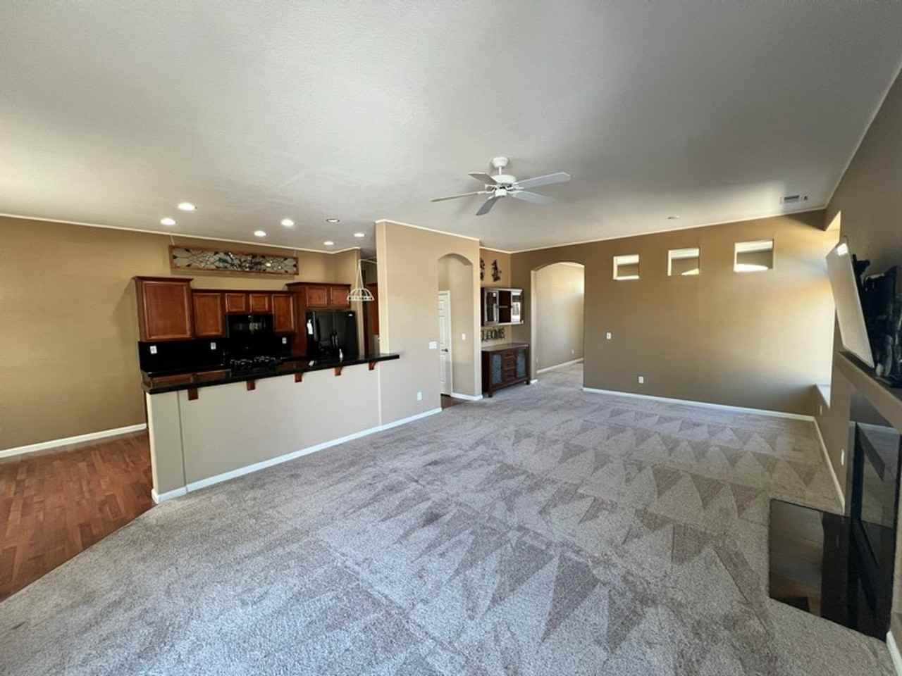 17890 Thunder River Dr - Photo 6 of 21