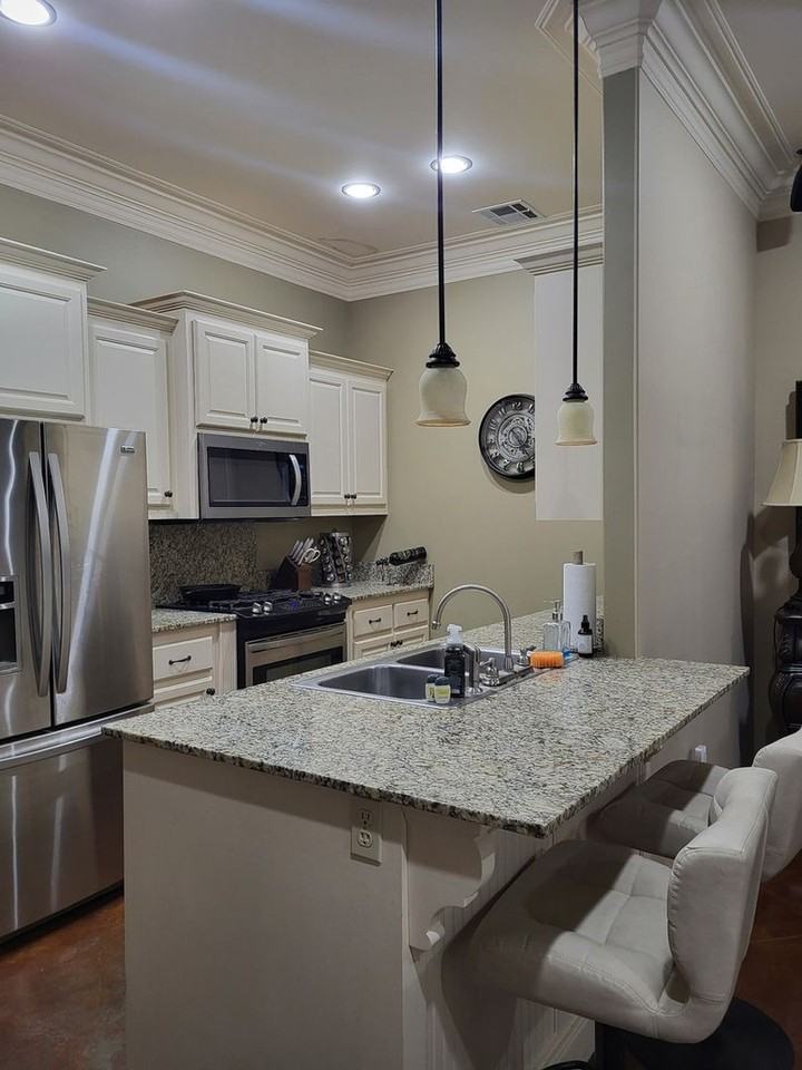 304 Barataria Bay Pt - Photo 3 of 10
