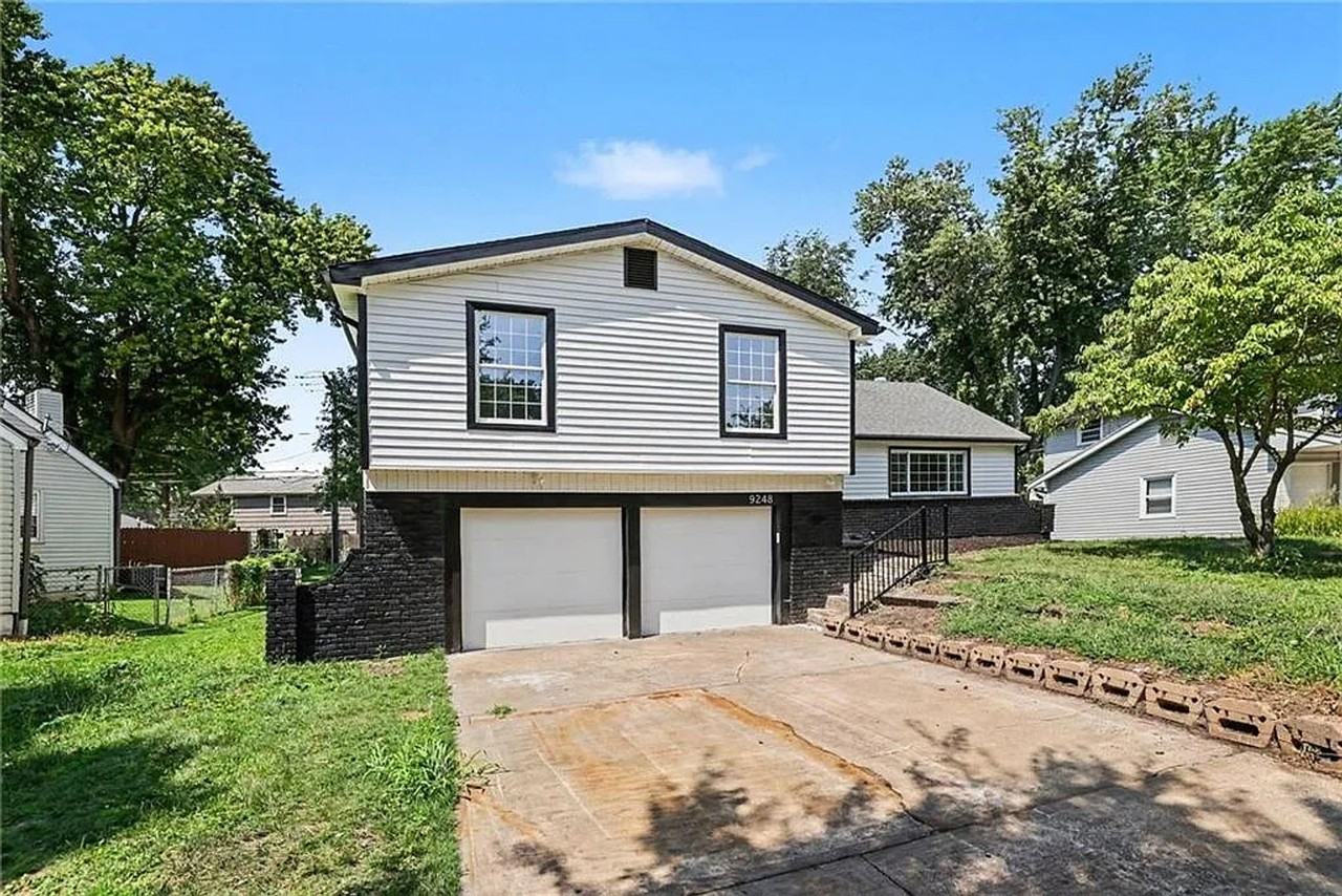 9248 Switzer St - Photo 2 of 26