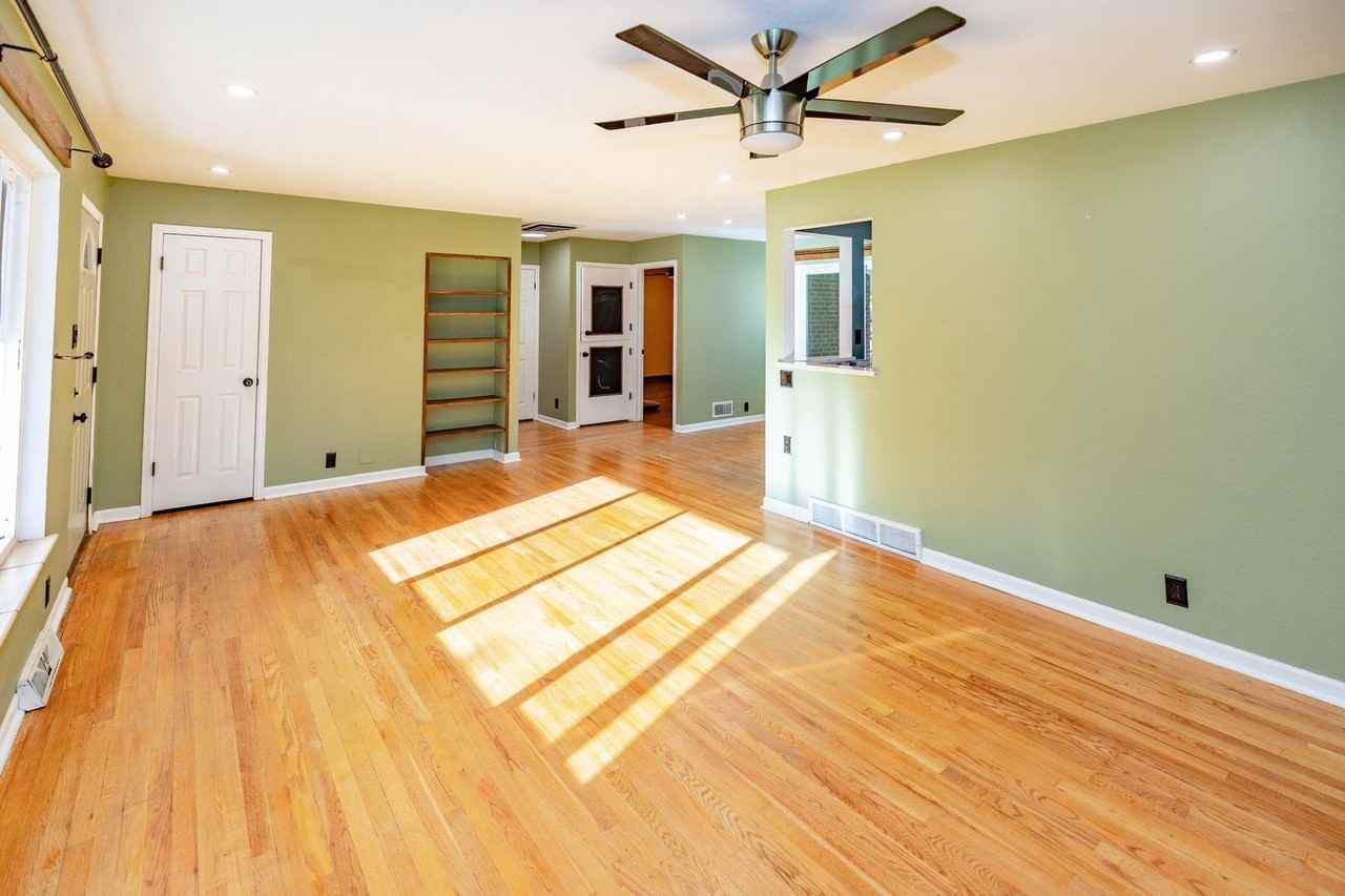 1420 S Eaton Ct - Photo 7 of 39