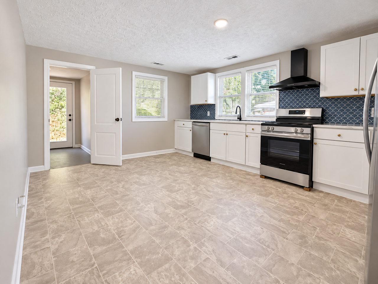 309 Watterson St #1 - Photo 3 of 16