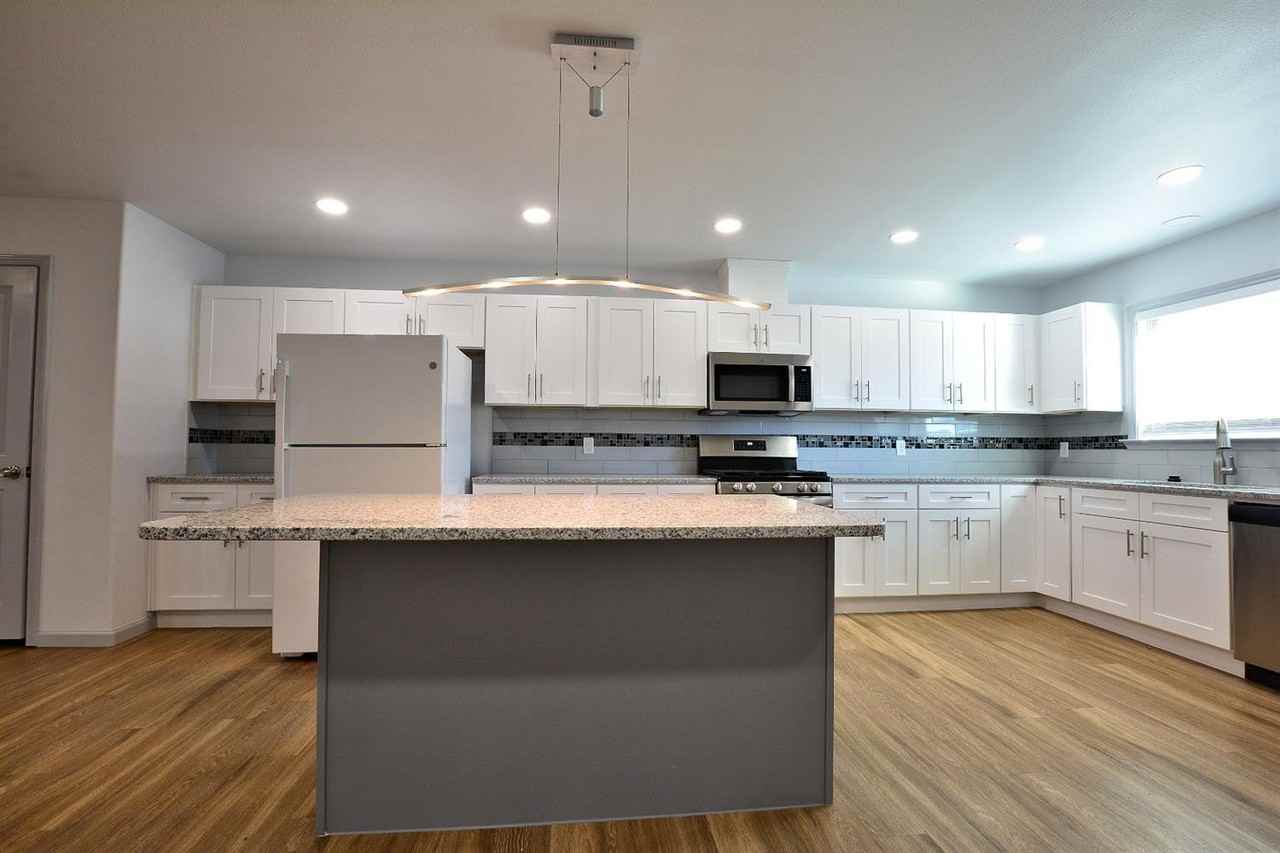 1209 N Essex Ave #1 - Photo 5 of 19