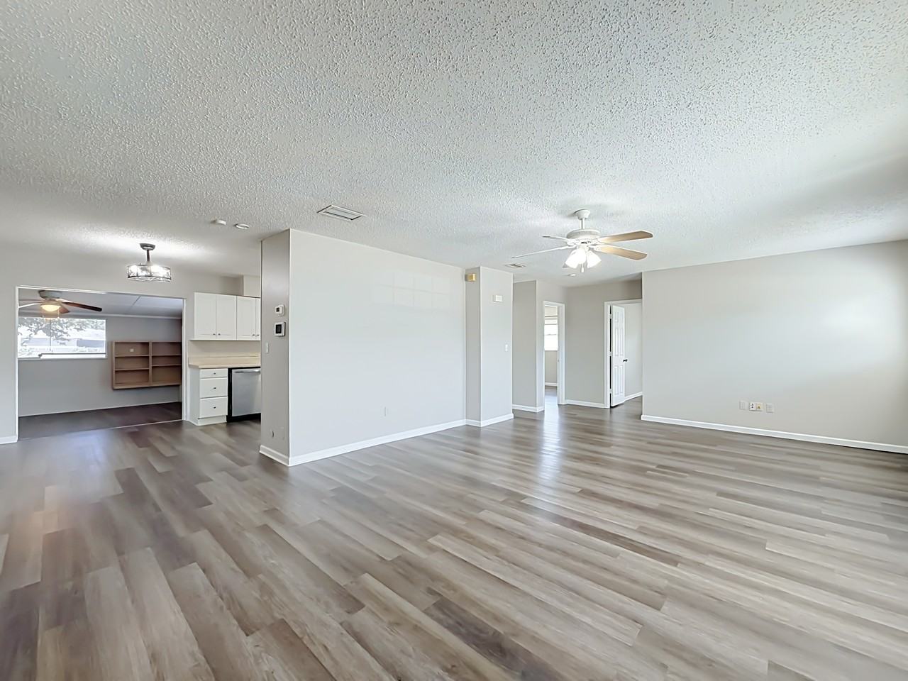 737 52nd Ave S #1 - Photo 4 of 32