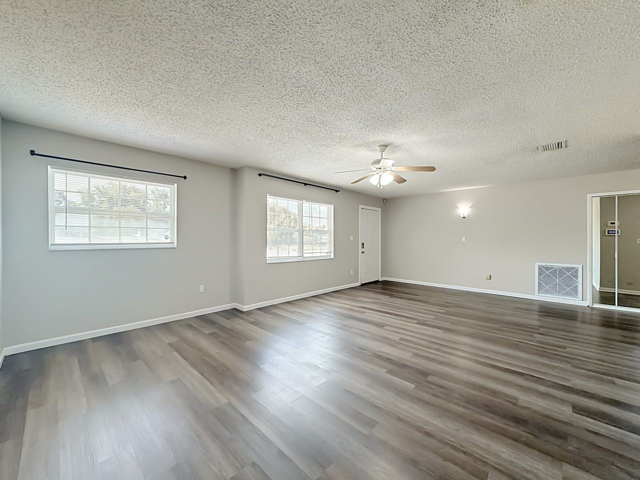 737 52nd Ave S #1 - Photo 6 of 32